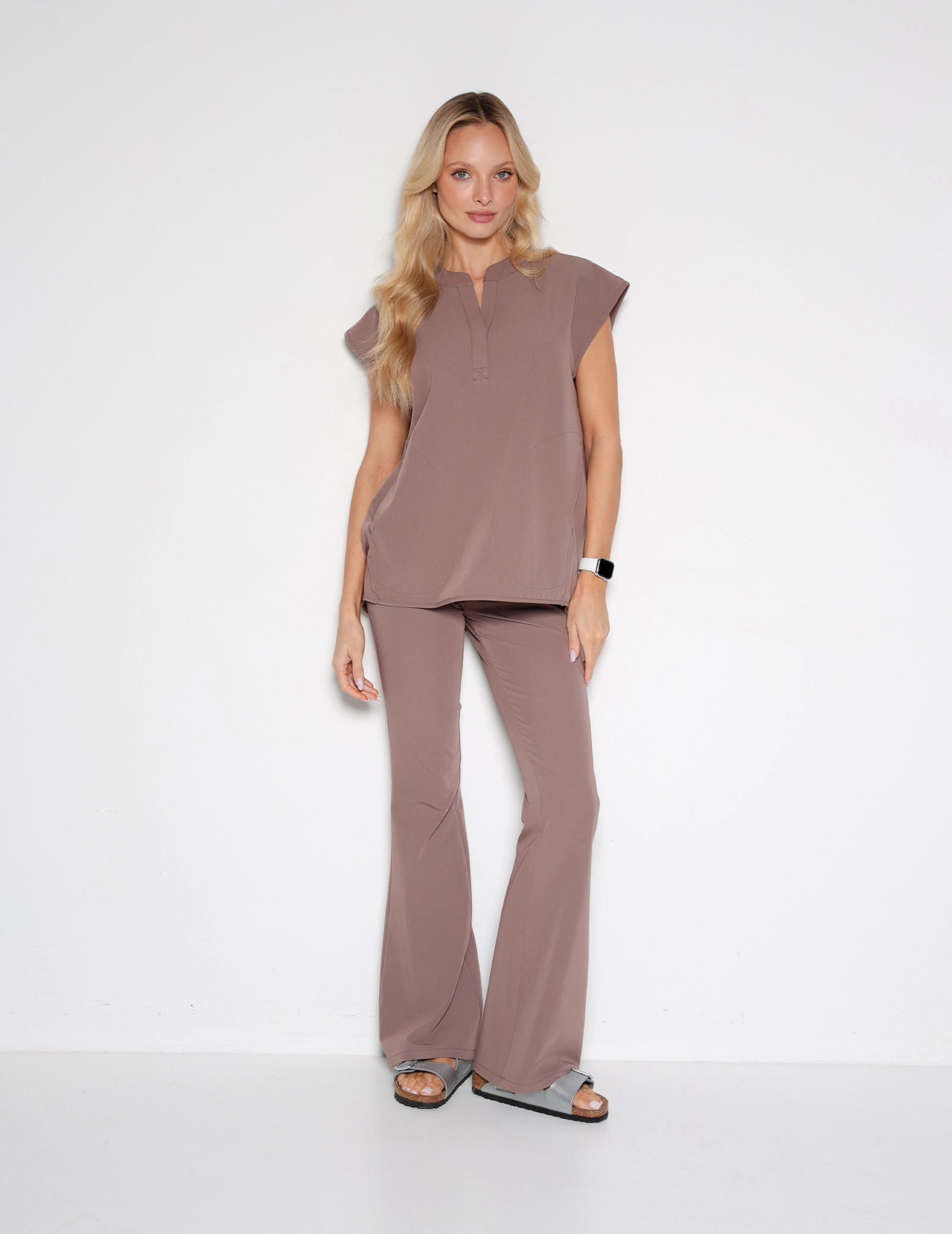 Pantaloni Medici Donna Flare – MOCHA