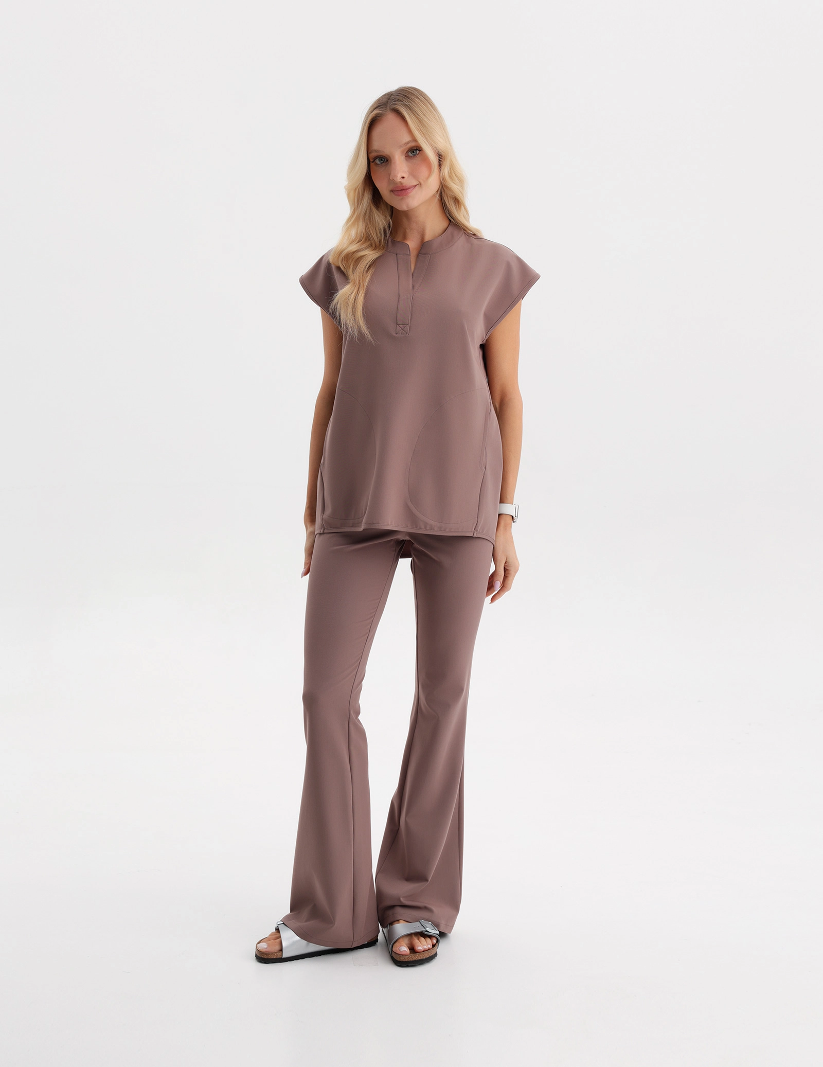 Pantaloni Medici Donna Flare – MOCHA